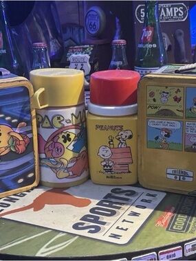 Vintage Peanuts lunchbox & Thermos with Snoopy & Pac-Man Retro Set